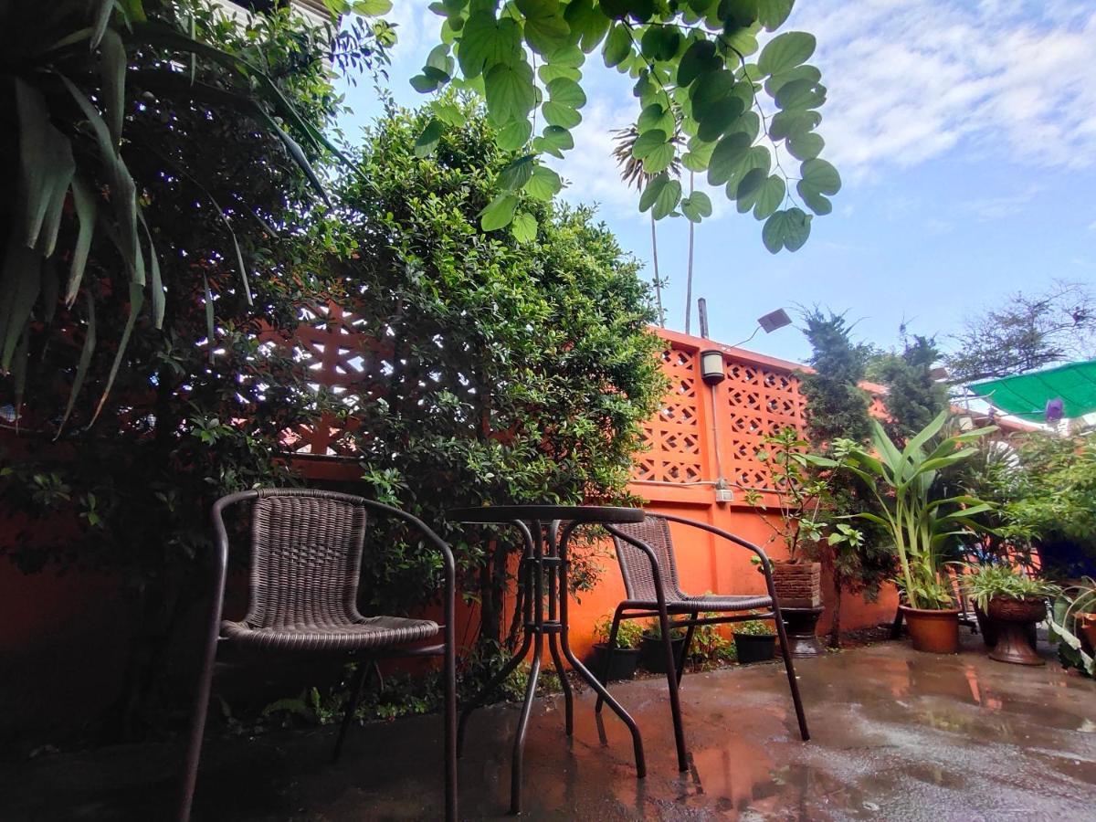 הוסטל צ'יאנג מאי Nai Wiang Poshtel מראה חיצוני תמונה